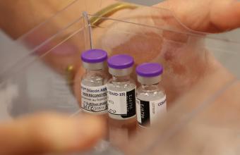 Κορωνοϊός: Ανοίγει τη Δευτέρα η πλατφόρμα των ραντεβού εμβολιασμού για τους άνω των 85 ετών 