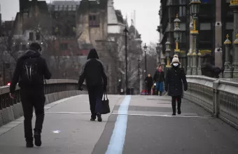 Βρετανία-κορωνοϊός: Σε πορεία χαλάρωσης των μέτρων του lockdown