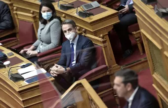 Τα φόρτωσαν στον κόκορα…