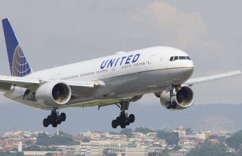 ΗΠΑ-Boeing 777: Η βλάβη στον κινητήρα του αεροσκάφους της United oφείλεται σε κόπωση του μετάλλου