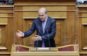 Στην Ολομέλεια της Βουλής το εργασιακό νομοσχέδιο- Μητέρα των μαχών για αντιπολίτευση