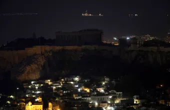Ώρα της Γης: Μια διαφορετική Aθήνα στο σκοτάδι για καλό σκοπό (φωτό) 