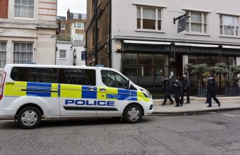 Βρετανία: Υπό κράτηση ο αστυνομικός που κατηγορείται για απαγωγή και δολοφονία 33χρονης