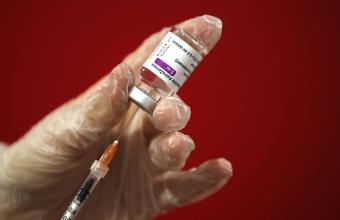 Υψηλή η εμπιστοσύνη των Βρετανών στο εμβόλιο της AstraZeneca- Το 75% το θεωρεί ασφαλές