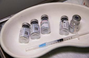 Κορωνοϊός – CDC: Ερευνώνται αναφορές για μυοκαρδίτιδα σε πολύ μικρό αριθμό νέων που εμβολιάστηκαν