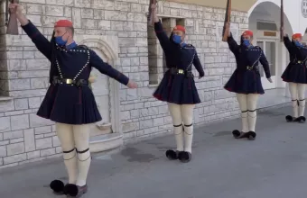 Επέτειος 1821: Mήνυμα Σακελλαροπούλου στα απόδημα Ελληνόπουλα - Γνωρίστε την Προεδρική Φρουρά (vid)