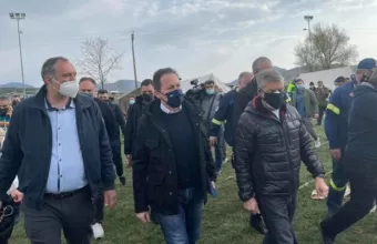 Πέτσας από Θεσσαλία: Τη Δευτέρα κατατίθενται 300.000 ευρώ σε κάθε σεισμόπληκτο δήμο 