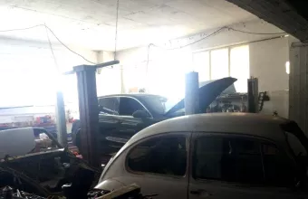 Σπείρα έκλεβε πολυτελή αυτοκίνητα και έπαιρνε την ασφαλιστική αποζημίωση -Πώς έπεσε στα «δίχτυα» των αρχών