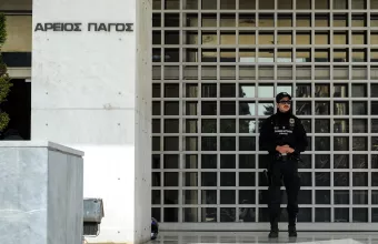 Σφυρηλατώντας τους αρμούς στον Τύπο...