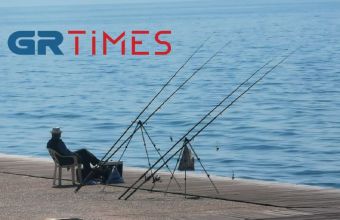 Θεσσαλονίκη: Βόλτα, μπάσκετ και ψάρεμα στη Νέα Παραλία (Φώτο- video)
