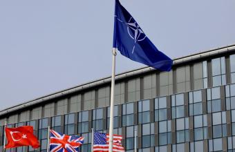 Το ΝΑΤΟ ενισχύει τα στρατεύματά του στην Ανατολική Ευρώπη μετά τη ρωσική εισβολή 