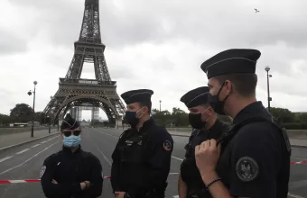 Σάλος στη Γαλλία: Εντοπίστηκαν 110.000 πλαστά υγειονομικά πιστοποιητικά