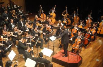 Παραγουάη: Ο Έλληνας μαέστρος που διευθύνει ορχήστρες και κρατά ζωντανή τη «φλόγα» Ελληνισμού