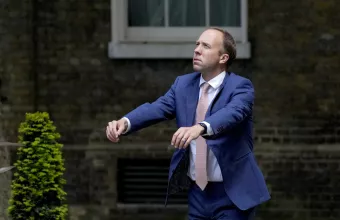 Σάλος στη Βρετανία για το ροζ σκάνδαλο του υπουργού Υγείας - Η πρώτη αντίδραση του Χάνκοκ