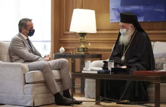 Μητσοτάκης σε Ιερώνυμο: Η εκκλησία να παροτρύνει τους πολίτες να εμβολιαστούν 