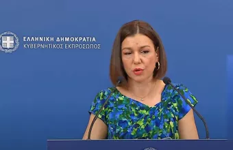 Πελώνη: Το μεσημέρι το πόρισμα της Επιτροπής Βιοηθικής για υποχρεωτικό εμβολιασμό