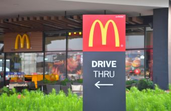 Στα 30 δολ. το BigMac στη μαύρη αγορά μετά το κλείσιμο των McDonald’s στη Ρωσία