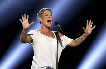 Η Εθνική Νορβηγίας τιμωρήθηκε γιατί δεν φόρεσε μπικίνι και η έξαλλη Pink παρενέβη (pics) 