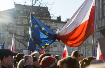 Πολωνία: Η απαγόρευση στις εισαγωγές ουκρανικών σιτηρών και τροφίμων θα ισχύσει και για τη διαμετακόμισή τους