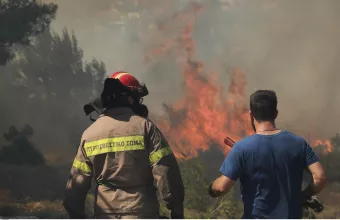 Πυροσβεστική: 64 δασικές πυρκαγιές σε ένα 24ωρο – Η εξέλιξη των πύρινων μετώπων