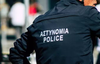 Η ανακοίνωση της ΕΛΑΣ για τον αστυνομικό που πυροβόλησε σκύλο στο Γαλάτσι