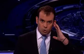 Παρουσιαστής ΣΙΓΜΑ εν ώρα «πολιορκίας»: Δεχόμαστε επίθεση – Ας κάνουν κάτι οι αρχές (vid) 