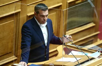 Τσίπρας σε Μητσοτάκη: Βγάζετε χρήματα από το δημόσιο ταμείο για να επιδοτείτε την αισχροκέρδεια 