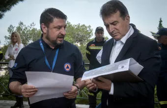 Σύσκεψη υπό Χρυσοχοΐδη-Χαρδαλιά στην Πολιτική Προστασία για το κύμα καύσωνα
