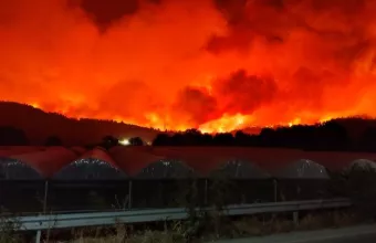 Πυρκαγιά: Εκκενώνεται το Κέντρο Υγείας στο Μαντούδι Εύβοιας