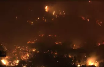 Εύβοια: Πύρινος εφιάλτης για Ροβιές, Φαράκλα και Λίμνη - 1.130 πολίτες απεγκλωβίστηκαν