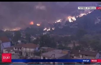 Εικόνες καταστροφής στην Εύβοια: Το χωριό Γούβες στο έλεος της πύρινης λαίλαπας (Pic+Vid)