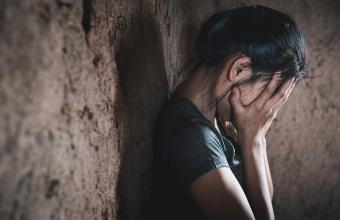 «Γέννησα το παιδί του βιαστή μου» - Στο σκαμνί 33χρονος κατηγορούμενος