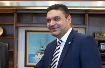 Σκληρό μήνυμα Κύπριου ΥΠΟΙΚ: Η κοινωνία δεν μπορεί πλέον να επιδοτεί τους μη εμβολιασμένους