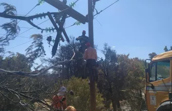 ΔΕΔΔΗΕ: Συνεχίζονται οι εργασίες αποκατάστασης- Οι περιοχές που παραμένουν χωρίς ρεύμα
