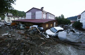 Τουρκία: Στους 27 αυξήθηκε ο αριθμός των νεκρών από τις πλημμύρες στις βόρειες περιφέρειες