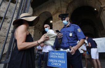 Ιταλία: Σφίγγει ο κλοιός για ανεμβολίαστους -Ζητείται η άμεση εφαρμογή του σούπερ πράσινου πάσου 