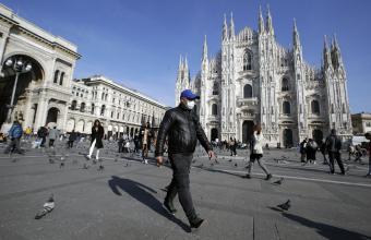 Ιταλία: Από αύριο λήγει η υποχρέωση για τη χρήση προστατευτικής μάσκας στους ανοικτούς χώρους- Ανοίγουν και πάλι ντίσκο και κλαμπ