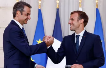 Γερμανικός Τύπος: O Μακρόν θέλει προστασία της Ελλάδας - Ταπεινωτικό ταξίδι Ερντογάν στον Πούτιν;