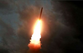 Βόρεια Κορέα: Η Πιονγκγιάνγκ εκτόξευσε δύο πυραύλους από πλατφόρμα τρένου