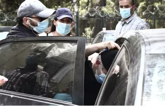 Αναστάτωση στη δίκη για τον ψευτογιατρό: Πήγε στο δικαστήριο ενώ θα έπρεπε να είναι σε καραντίνα