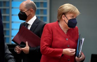 Γερμανία: Η Μέρκελ συνεχάρη τον Σολτς με καθυστέρηση τριών ημερών