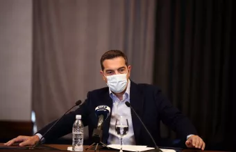 O Τσίπρας δίνει τα ποσά από τις βραβεύσεις του για τις Πρέσπες σε φοιτητές