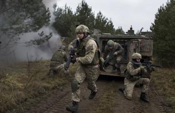 Ουκρανία: Οι αυτονομιστές εκκενώνουν περιοχές σε Ντονέτσκ και Λουγκάνσκ – Στέλνουν αμάχους προς την Ρωσία