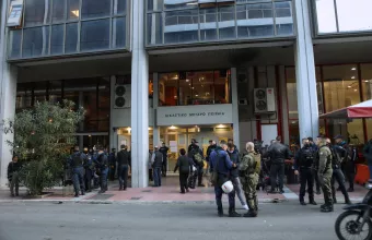 Καταδίωξη-Πέραμα: Παρουσιάστηκε ο 14χρονος Ρομά που οδηγούσε το κλεμμένο όχημα