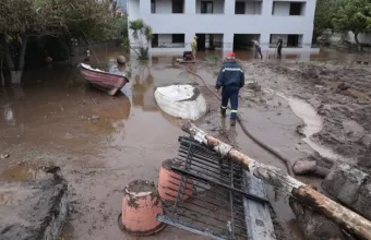 Βόρεια Εύβοια- Περιφερειάρχης Στερεάς Ελλάδας-ΣΚΑΪ: Το παραλιακό μέτωπο στο Αχλάδι έχει διαλυθεί