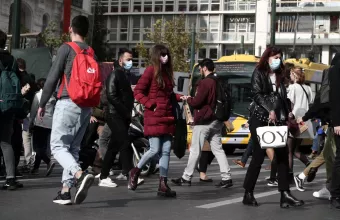 Σταθερή πορεία προς αποκλιμάκωση με κυριαρχία της «Όμικρον» – Παραμένουν ψηλά τα κρούσματα
