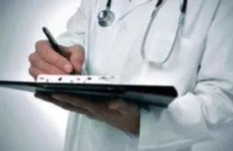 ΕΣΥ: Σε εξέλιξη η επιστράτευση των ιδιωτών γιατρών – Μοιράστηκαν 85 φύλλα πορείας