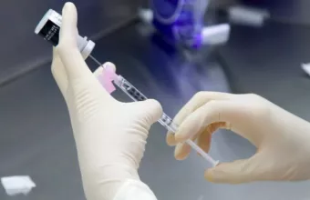 Με νέα όπλα στη φαρέτρα των ειδικών η μάχη κατά της πανδημίας