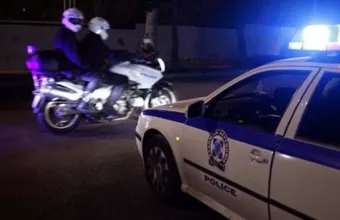Συνελήφθη ειδικός φρουρός που ξυλοκοπούσε τη σύντροφό του- Έκανε μήνυση στους αστυνομικούς