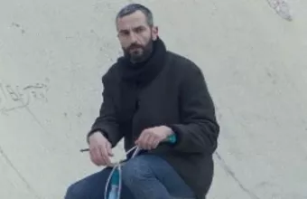 Άρης Σερβετάλης: Δεν χρειάζεται να είμαι γυναίκα για να κρίνω την άμβλωση